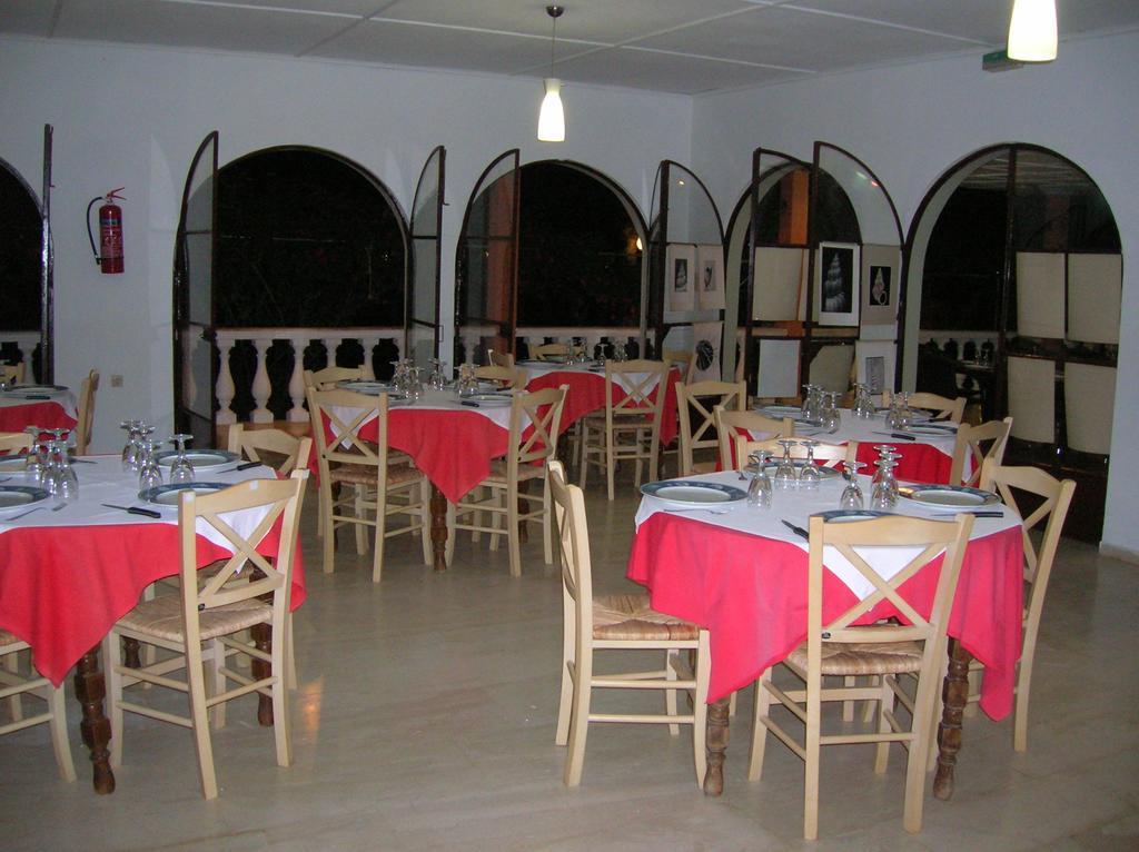 פרבזה Kalamitsi Beach Camping Village מראה חיצוני תמונה