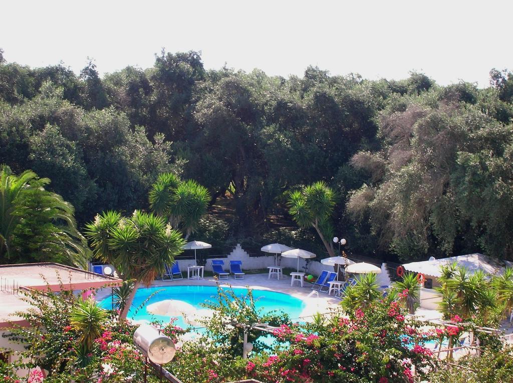 פרבזה Kalamitsi Beach Camping Village מראה חיצוני תמונה