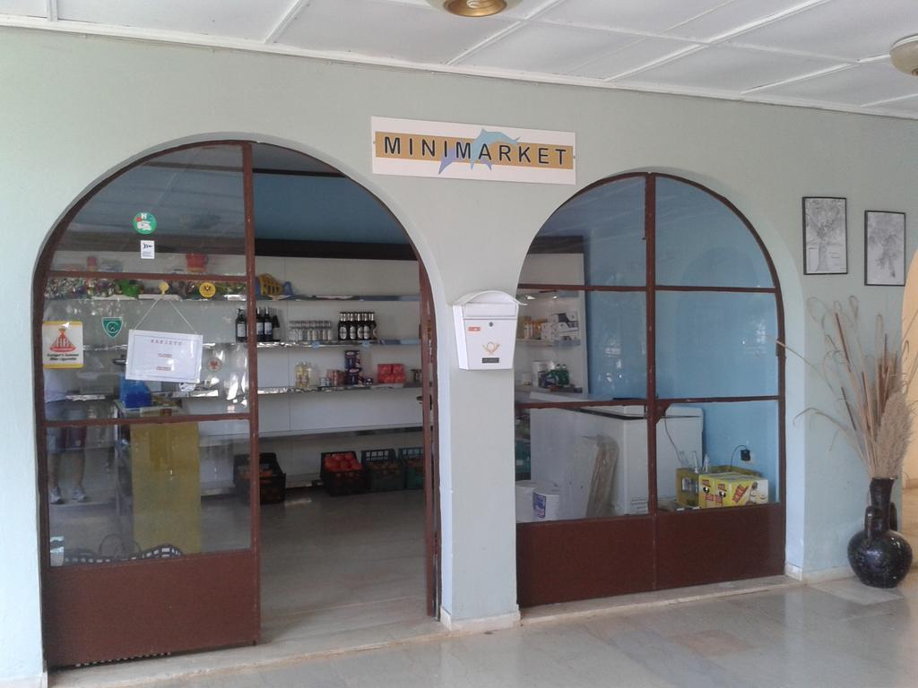 פרבזה Kalamitsi Beach Camping Village מראה חיצוני תמונה