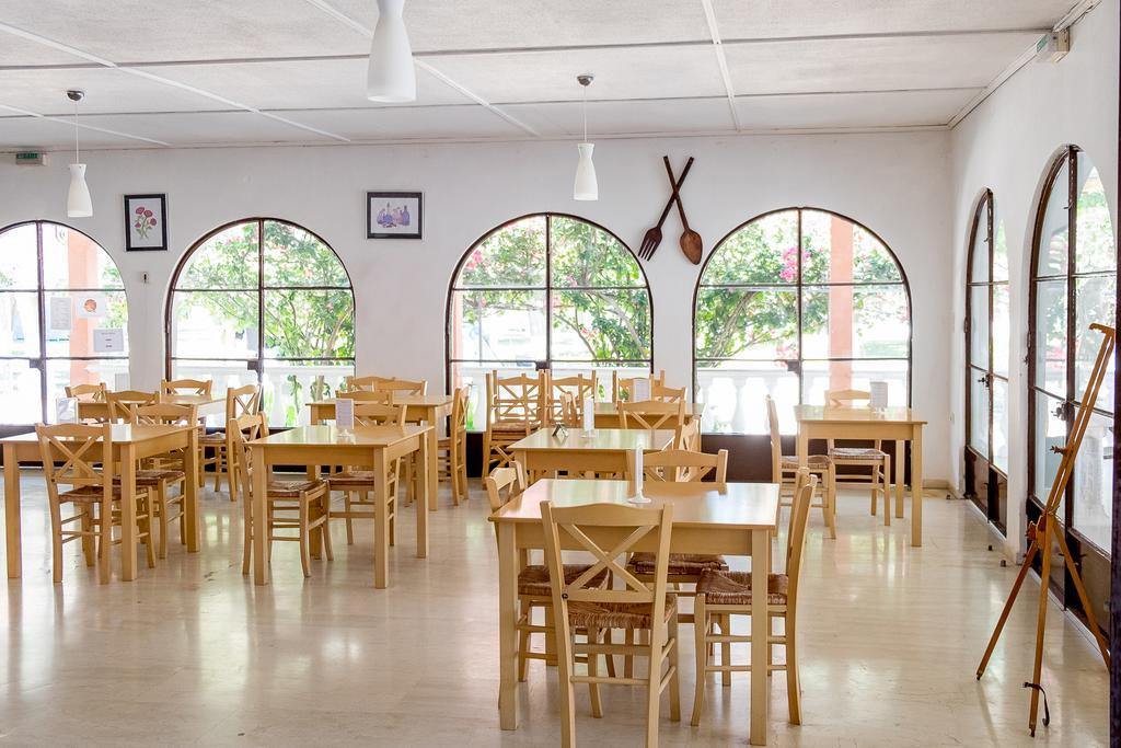 פרבזה Kalamitsi Beach Camping Village מראה חיצוני תמונה