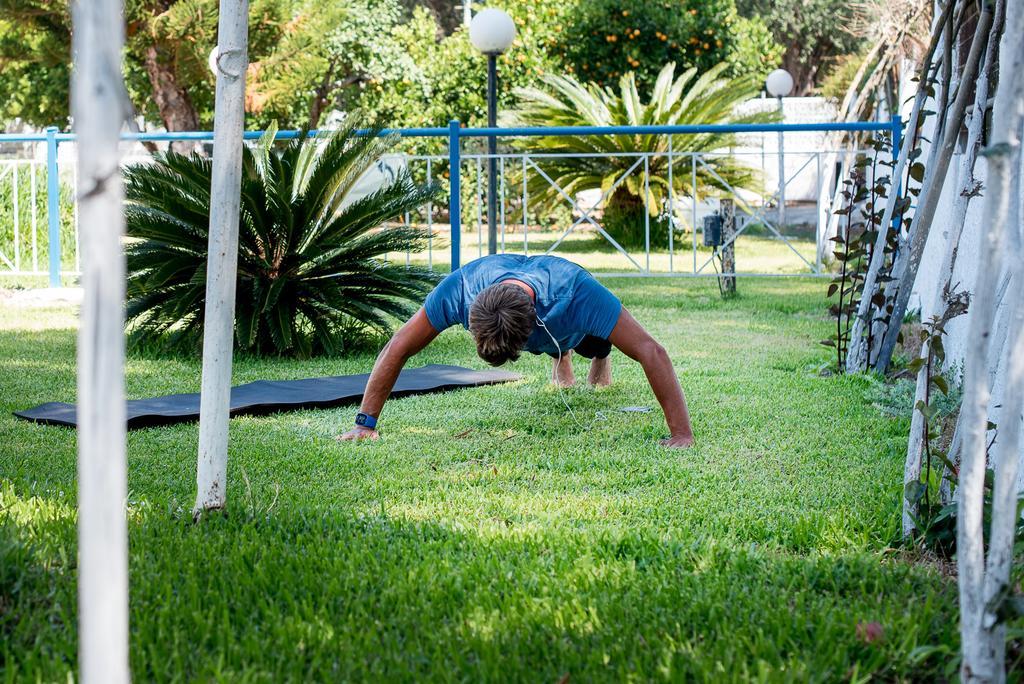 פרבזה Kalamitsi Beach Camping Village מראה חיצוני תמונה