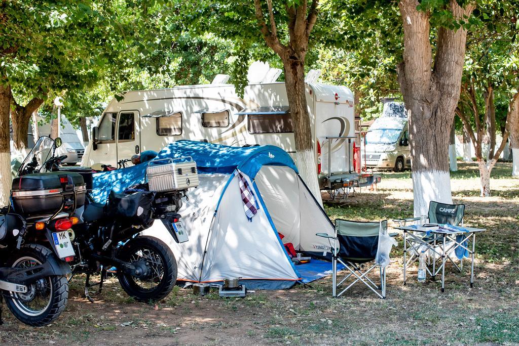 פרבזה Kalamitsi Beach Camping Village מראה חיצוני תמונה