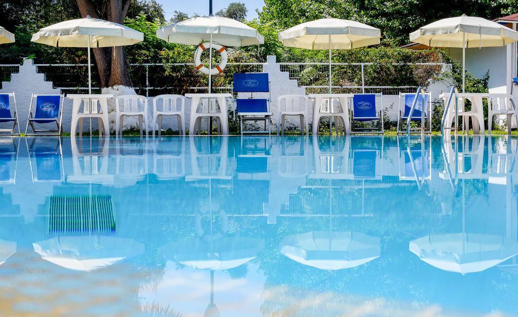 פרבזה Kalamitsi Beach Camping Village מראה חיצוני תמונה
