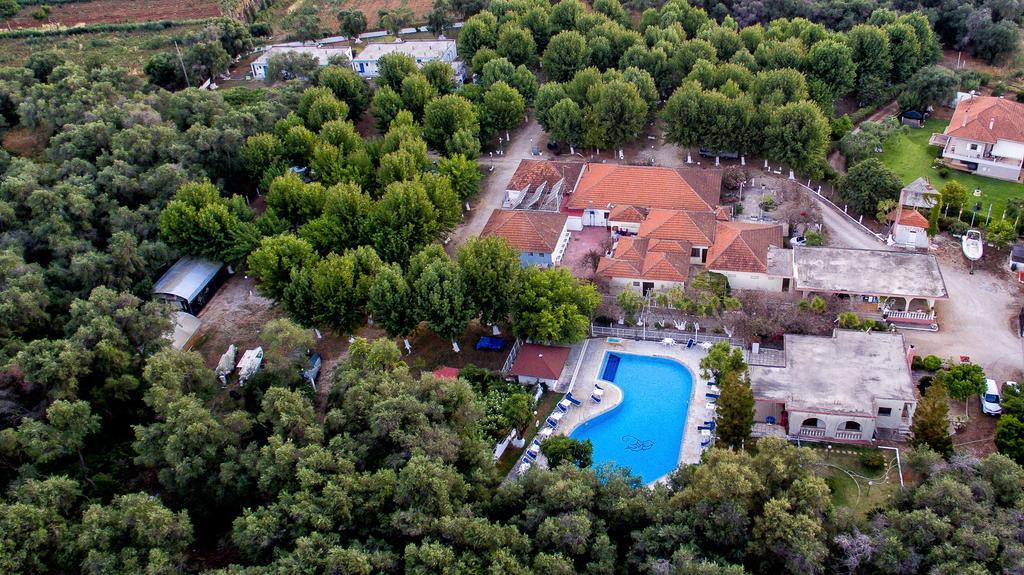 פרבזה Kalamitsi Beach Camping Village מראה חיצוני תמונה