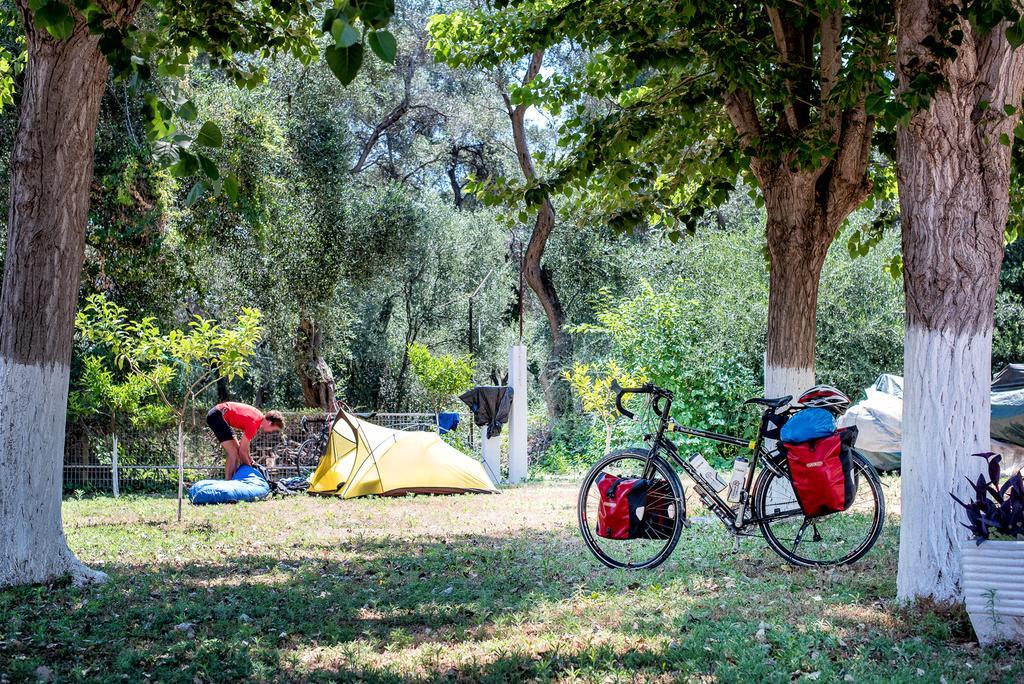 פרבזה Kalamitsi Beach Camping Village מראה חיצוני תמונה